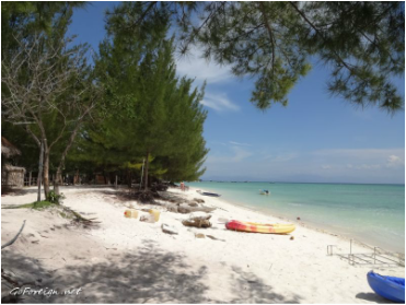 Mantanani beach